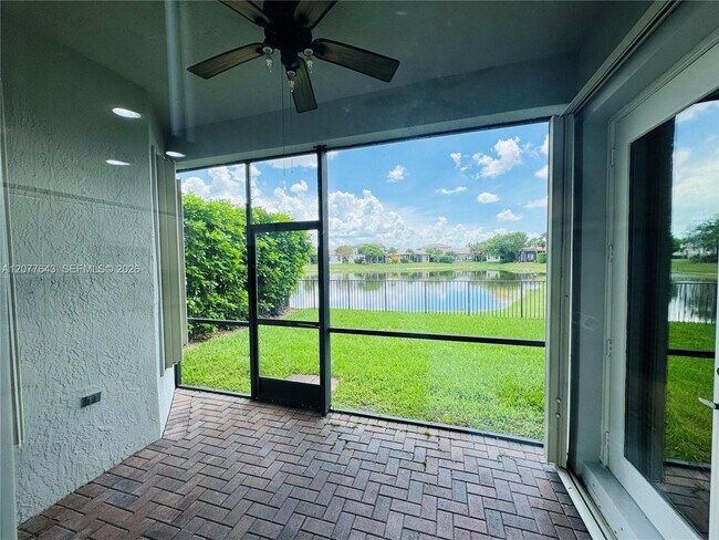 Building Photo - 12400 NW 78th Manor