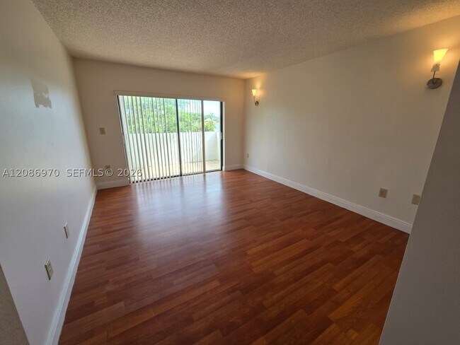 Building Photo - 5900 SW 127th Ave