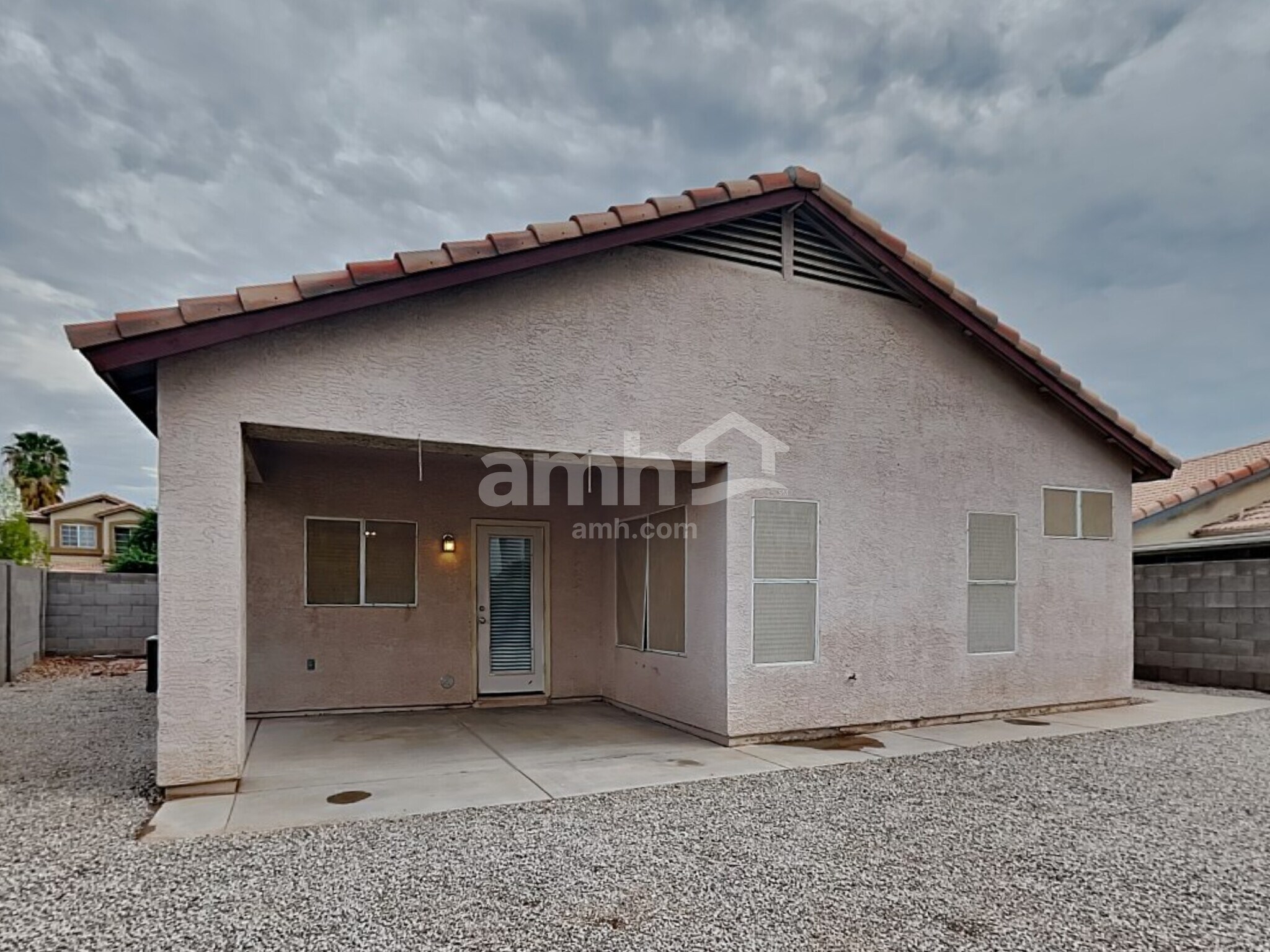 Building Photo - 15640 W Magnolia St
