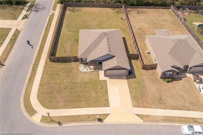 Building Photo - 9024 Hayward Rd