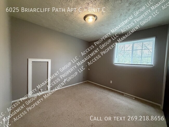 Building Photo - 6025 Briarcliff Path