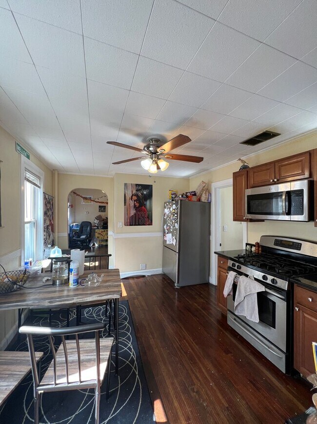 Building Photo - 21 Chandler St