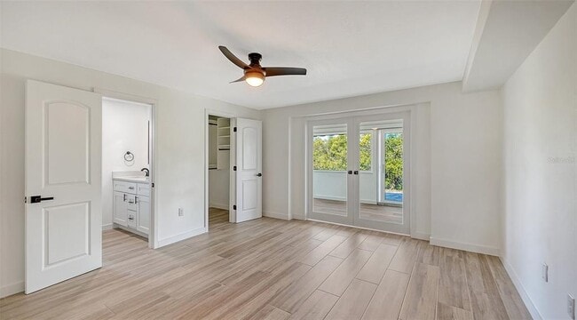 Building Photo - 909 Spanish Dr N