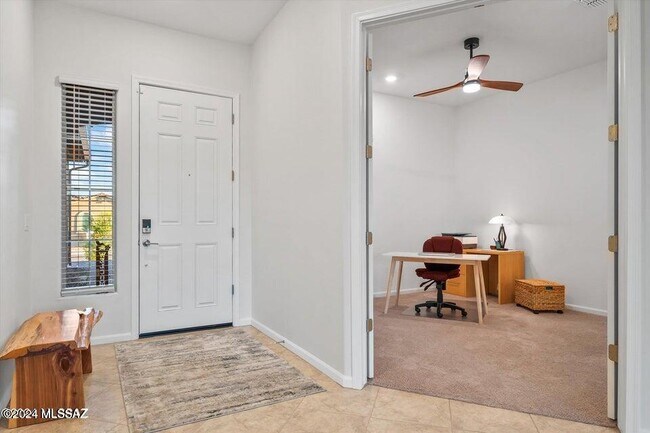 Building Photo - 10623 N Iron Peak Dr