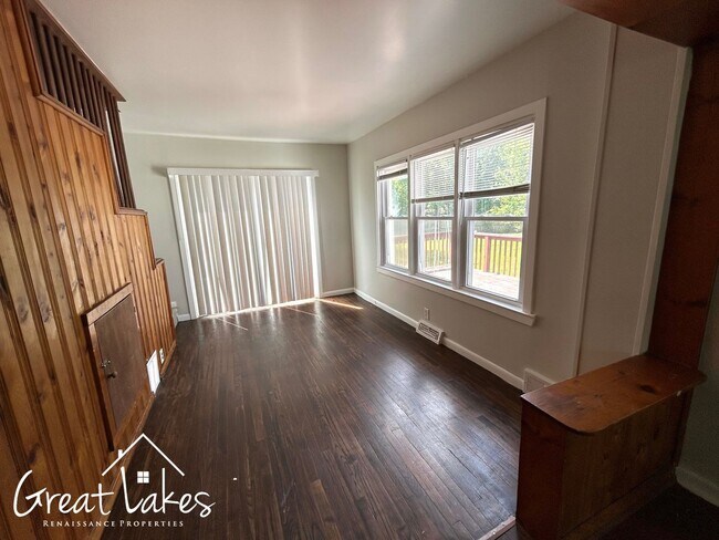Building Photo - Lovely 3 bedroom / 1 bathroom house now available for rent!
