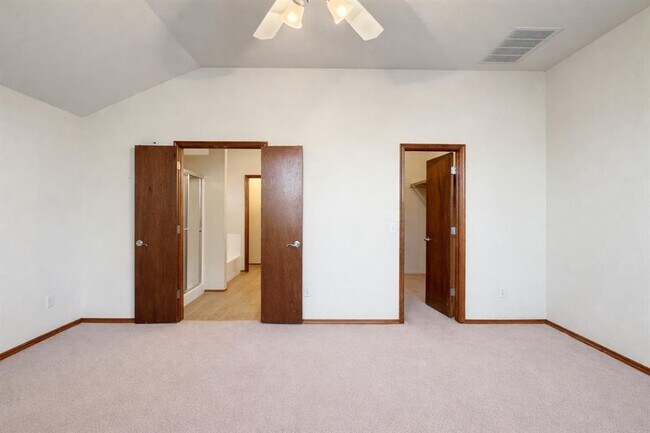 Building Photo - 14021 Harvest Cir