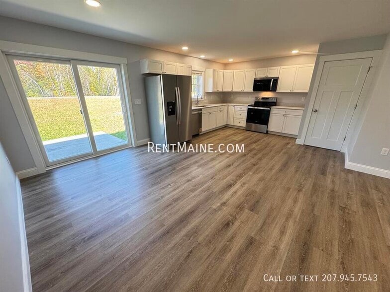 Building Photo - 208 Rocky Rdg Dr