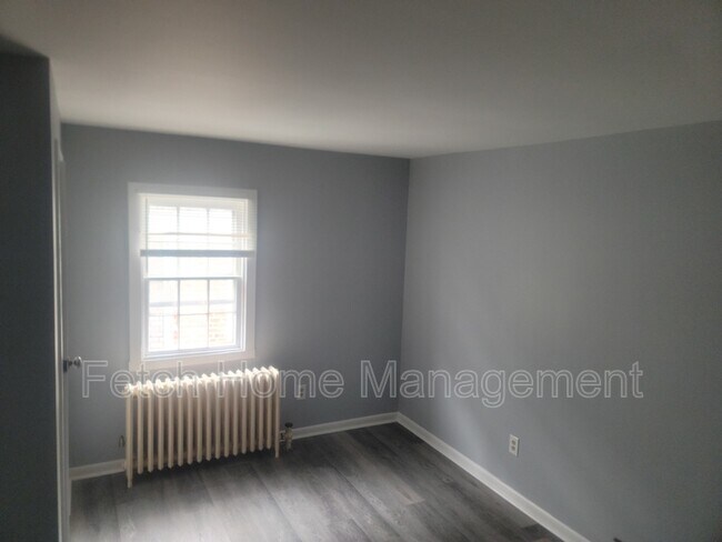 Building Photo - 3 N Main St