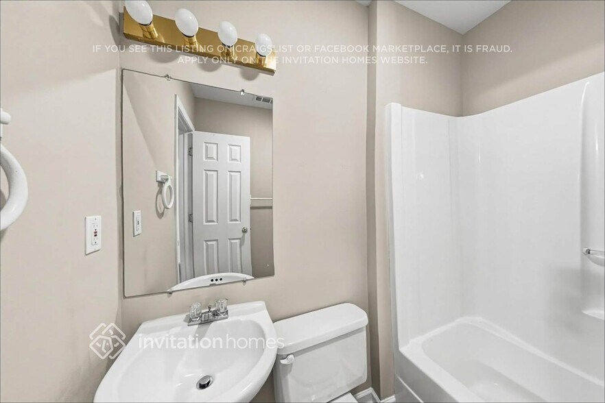 Building Photo - 4067 Mt Vernon Dr