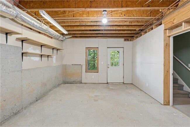 Building Photo - 520 Redding View Ct NW