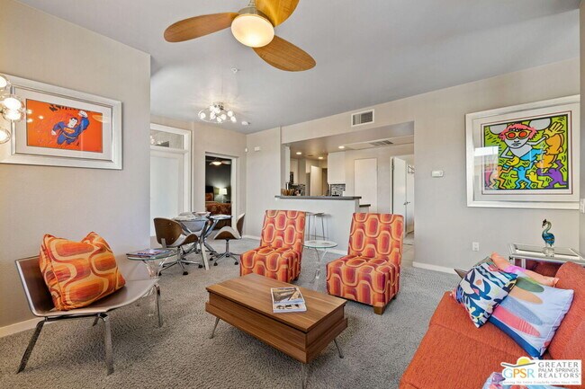 Building Photo - 930 E Palm Canyon Dr