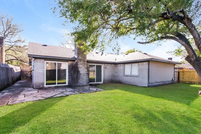 Building Photo - 5327 Enchanted Mist Dr