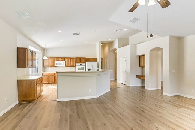 Building Photo - 4 Bed, Single Story Home, In Southwest Gat...