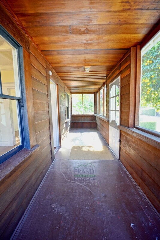 Building Photo - 254 Kent Ave