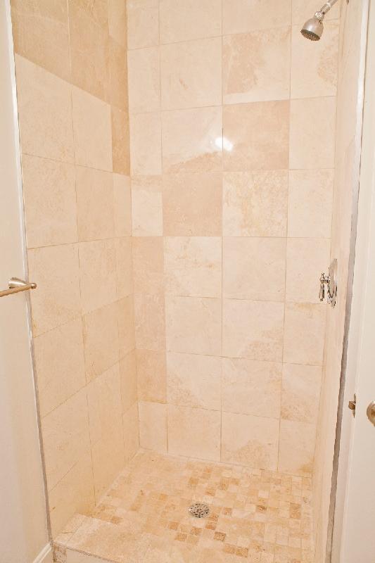 Building Photo - 23 Evergreen St