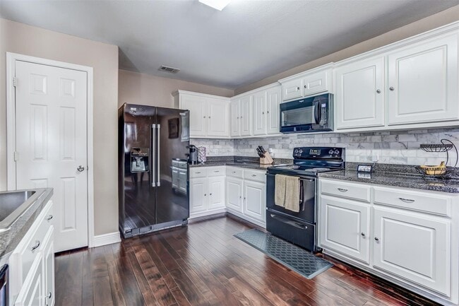 Building Photo - 28906 Llano River Loop