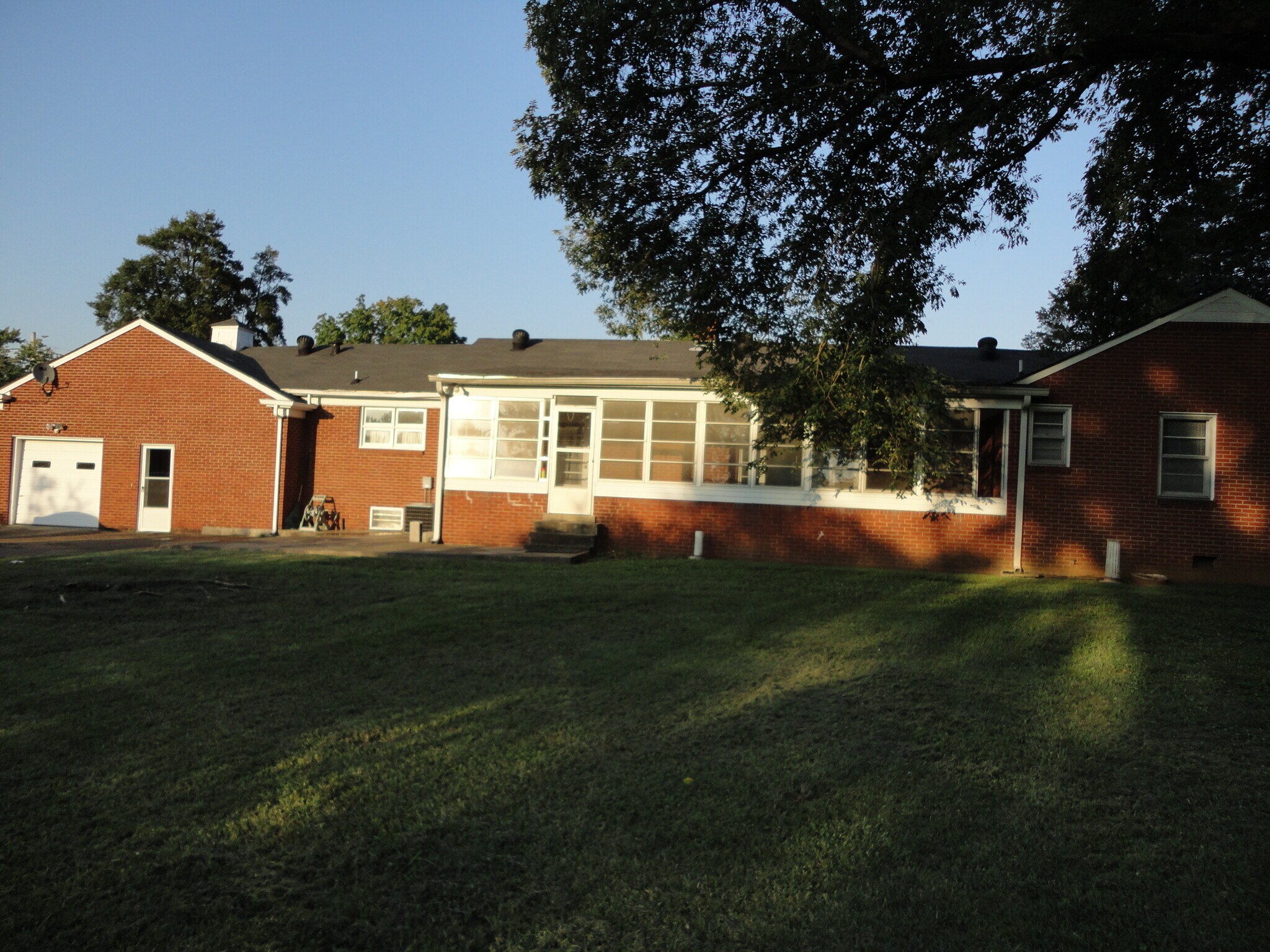 Building Photo - 1619 Jones Blvd