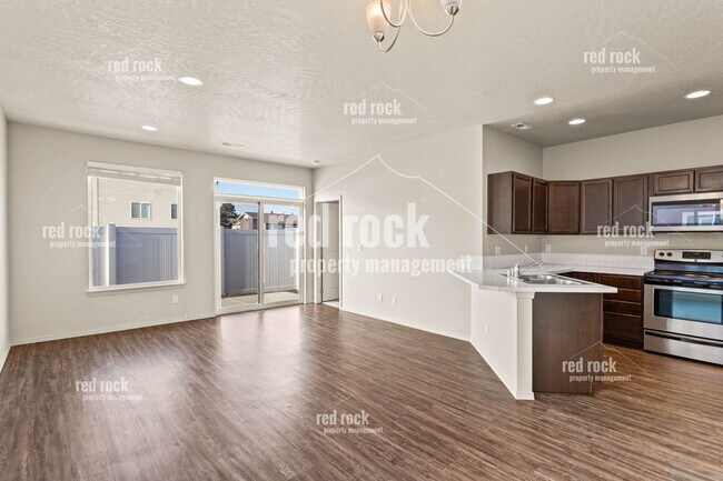 Building Photo - 304 S Marigold Ln