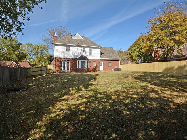 Building Photo - 4 bed, 2.5 bath in Cordova over 2600 sq feet