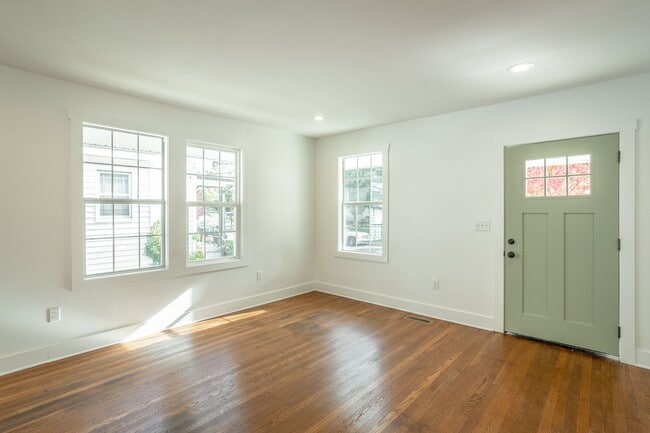 Building Photo - 2105 Ivy St
