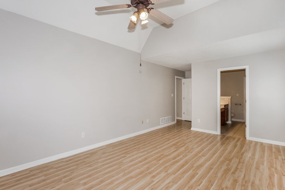 Building Photo - 2865 Pinnacle Dr