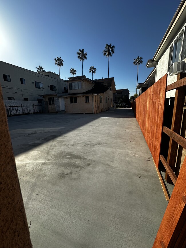 Building Photo - 349 W Lomita Ave