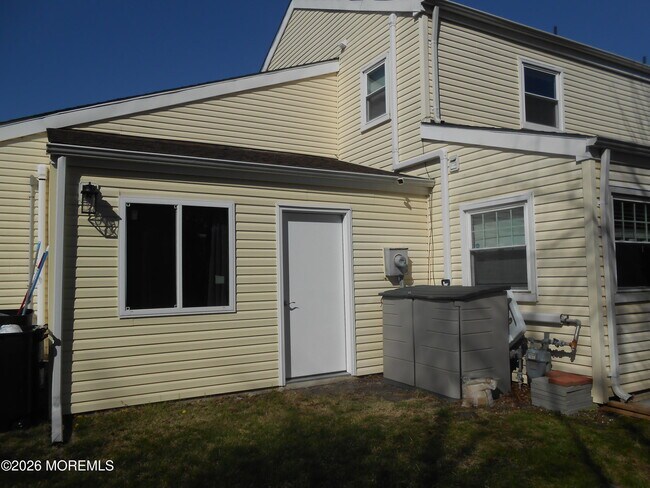 Building Photo - 39 Mediterranean Ct