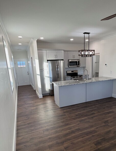 Building Photo - 1409 Woodbine Ave