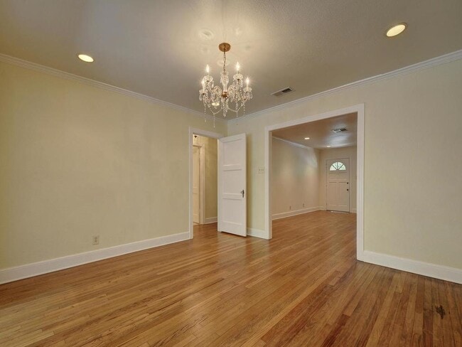 Building Photo - 2204 Tower Dr