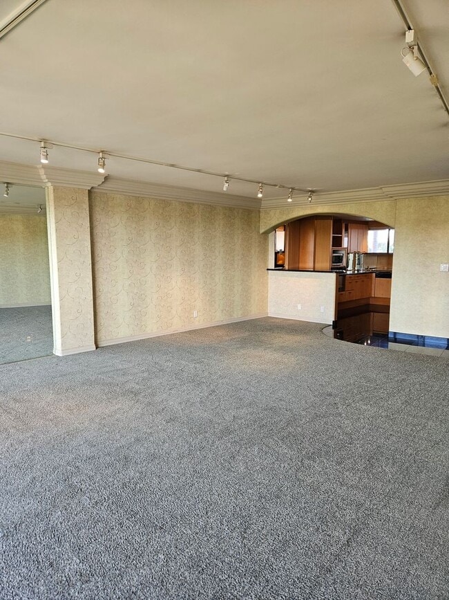 Building Photo - Live at Le Rondelet - Two Bedrooms and Views!