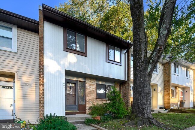 Building Photo - 1604 New Windsor Ct