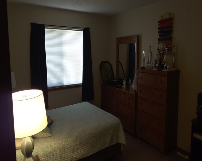 Building Photo - Charming 2BR/2BA Condo Near Lowry - AVAIL ...