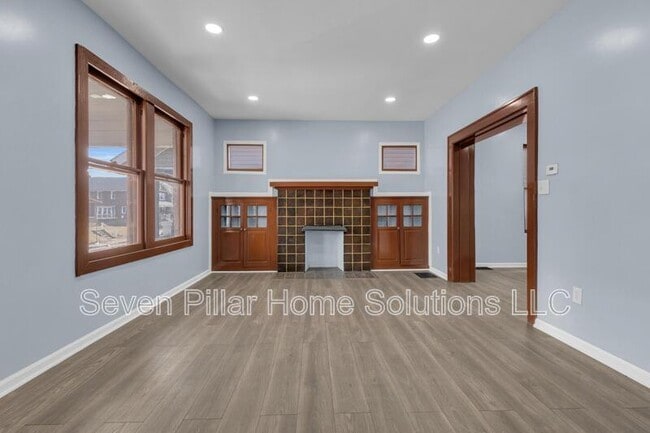 Building Photo - 1031 Linwood Ave