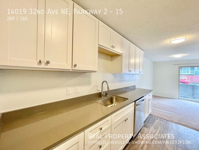 Building Photo - Parkway Apartments
