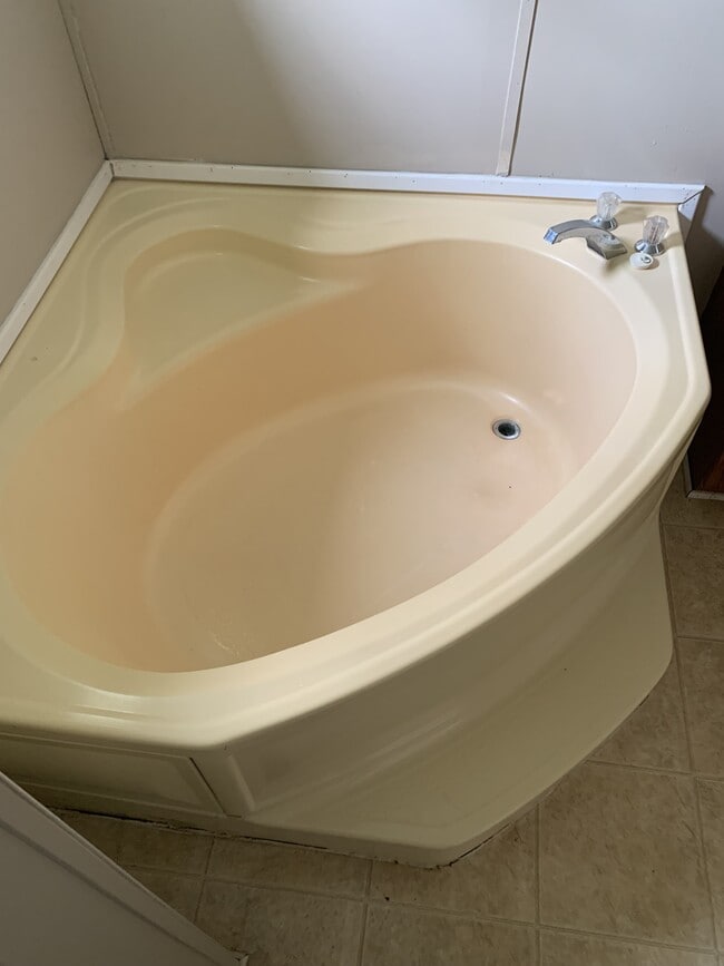 Building Photo - 122 Zackary St