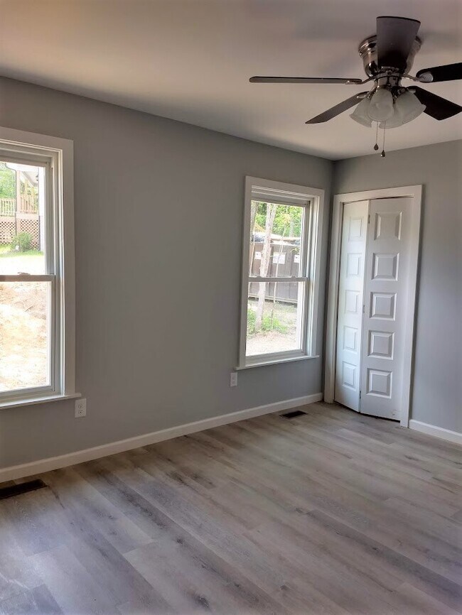 Building Photo - 557 Siever Rd