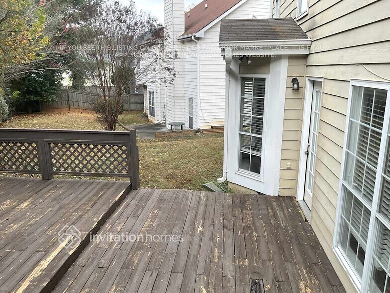 Building Photo - 650 Station View Run