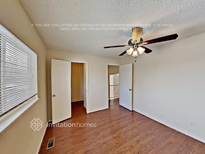 Building Photo - 5840 S Perth Pl