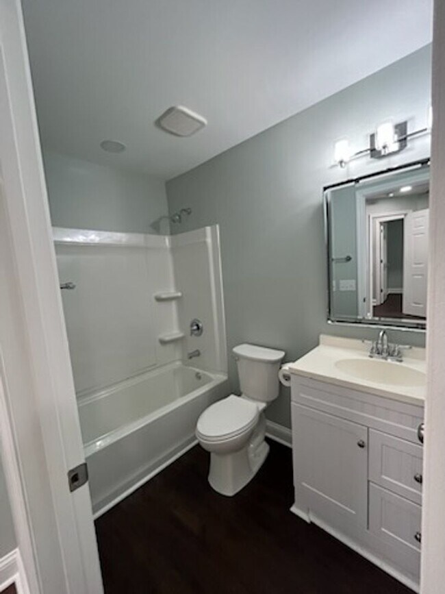 Building Photo - Beautifully Totally Remodeled 3Br 2Ba in G...