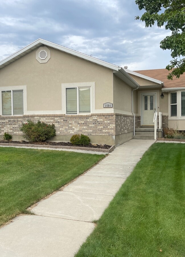 Building Photo - 1564 N 250 W