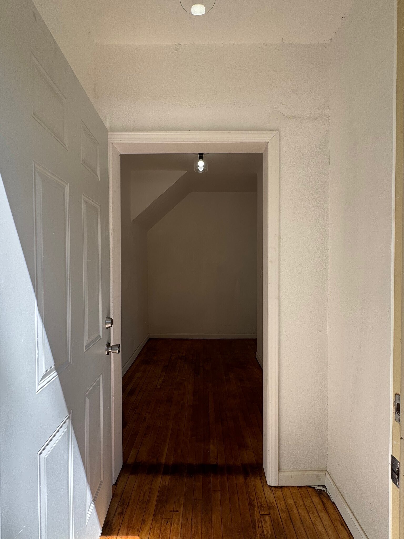 Building Photo - 420 N 29th St