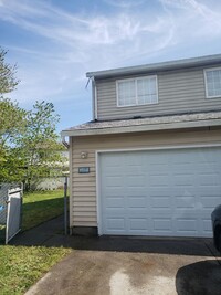 Building Photo - 903 SE 152nd Ave