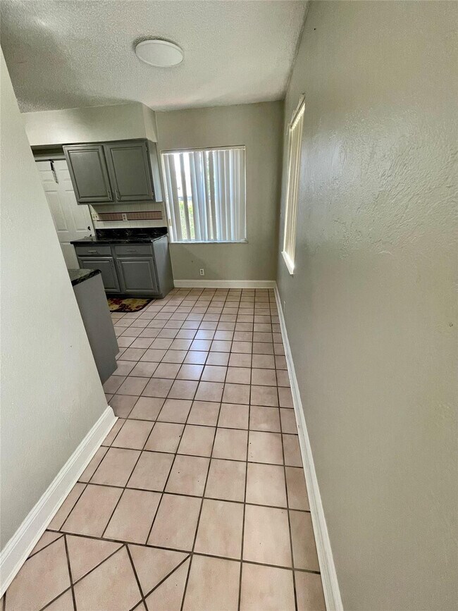 Building Photo - 2807 Polk St