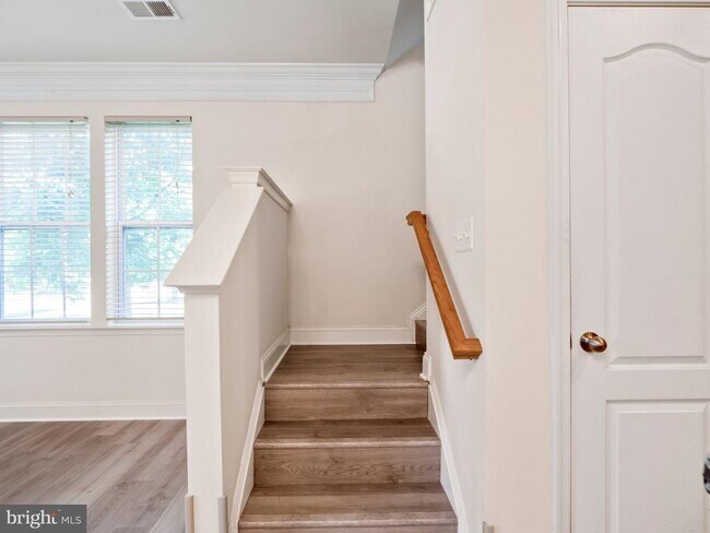 Building Photo - 304 Orchard Ridge Dr