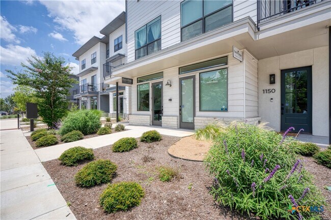 Building Photo - 1208 N Academy Ave