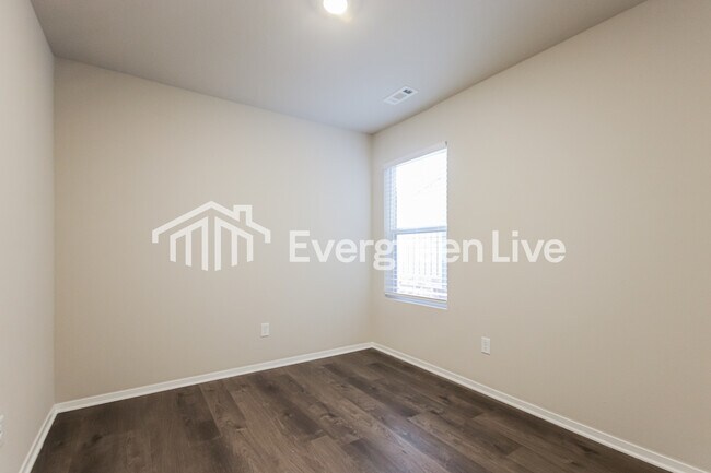 Building Photo - 6615 NW Kathleen St