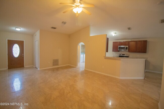 Building Photo - 2675 Lantana Lakes Dr E