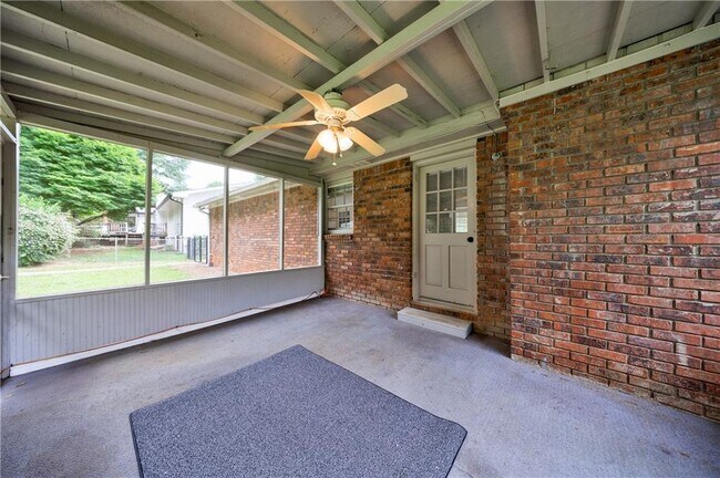 Building Photo - 160 Jayne Ellen Way