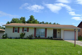 Building Photo - Nice 3-4 Br, 2 Bath Ranch style home, fenc...