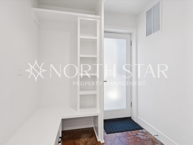 Building Photo - Contemporary Stunner in North East Portland